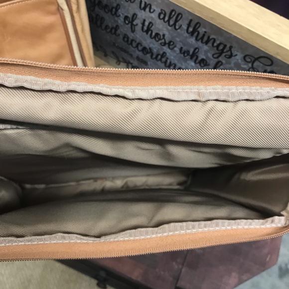 Kenneth Cole Lap Top Messenger Bag Flap-Olean - Picture 8 of 16